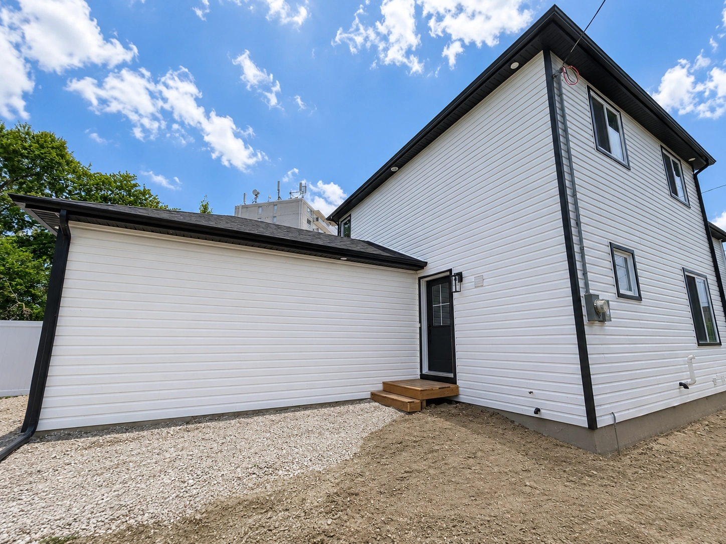 8385 Riverside Dr E project image
